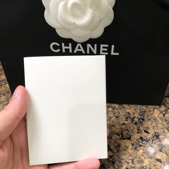 CHANEL Camellia Flower + Gift Bag + Camellia Card - Picture 5 of 13